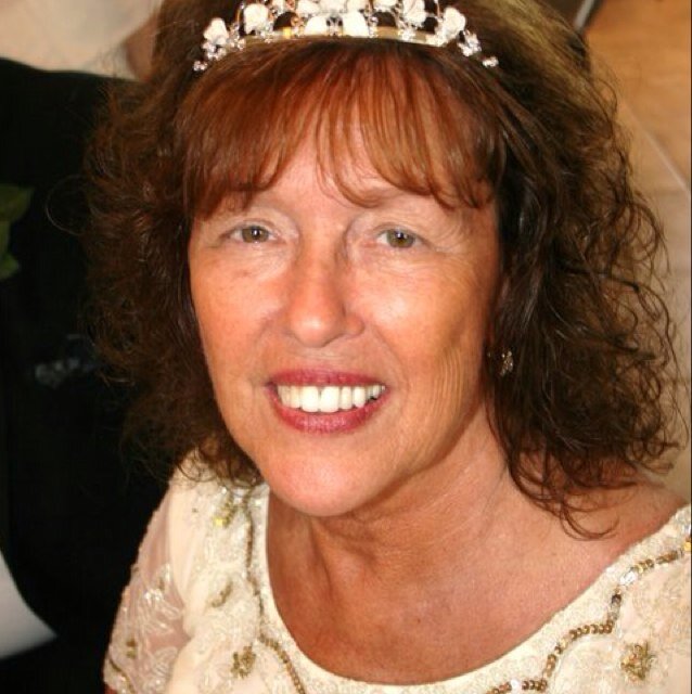 LRacheltwintwo's profile picture. 