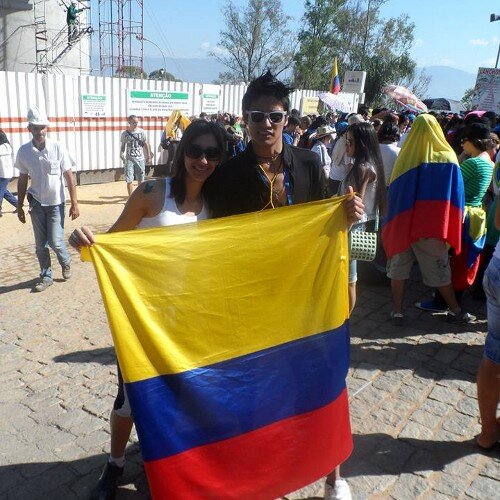 Mi caminar solo esta en Dios..
🇨🇴Colombia🇨🇴
Bailarín Cz 😁😁
