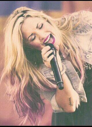 Lovatic 4ever!! STAY STRONG