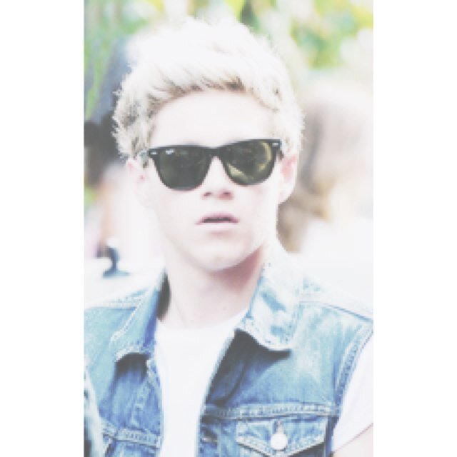follow @whipsjai & @rxckhoran please ily