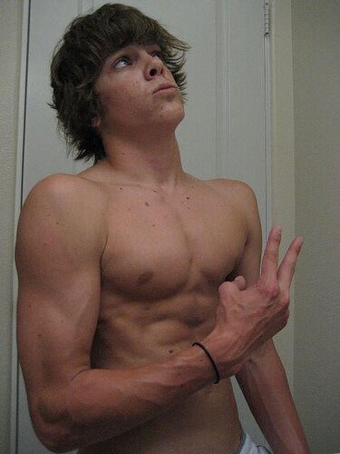 Fitness trainer. Aspiring Mr. Olympia. Follow me to watch my transformational journey.