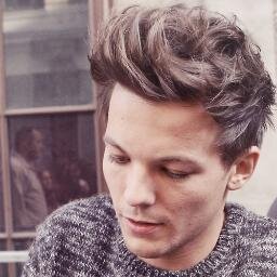 Free Follow from @GlowingLouis Follow me back on there