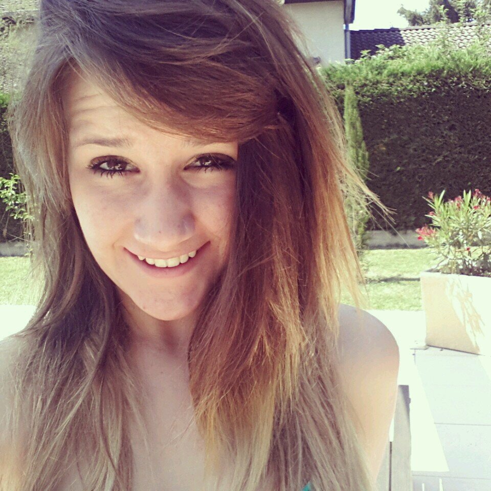 Vos amis vous baisent. Vos ennemies vous baisent. Et les autres, ne savent pas comment vous baiser.