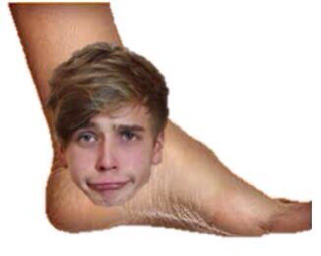 Just joes humble ankle :) Joe retweeted me 02/09/13 and tweeted me 04/09/13!! :D i am also @thatcherear!! #joefollowyourbodyparts ❤@thatchertoe
