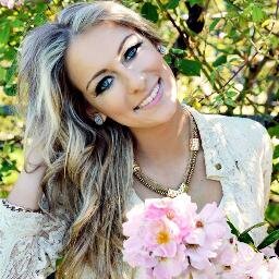 FREE FOLLOW. DONT FOLLOW ME BUT FOLLOW @fitchment OR I WILL UNFOLLOW YOU. THANK YOU.
