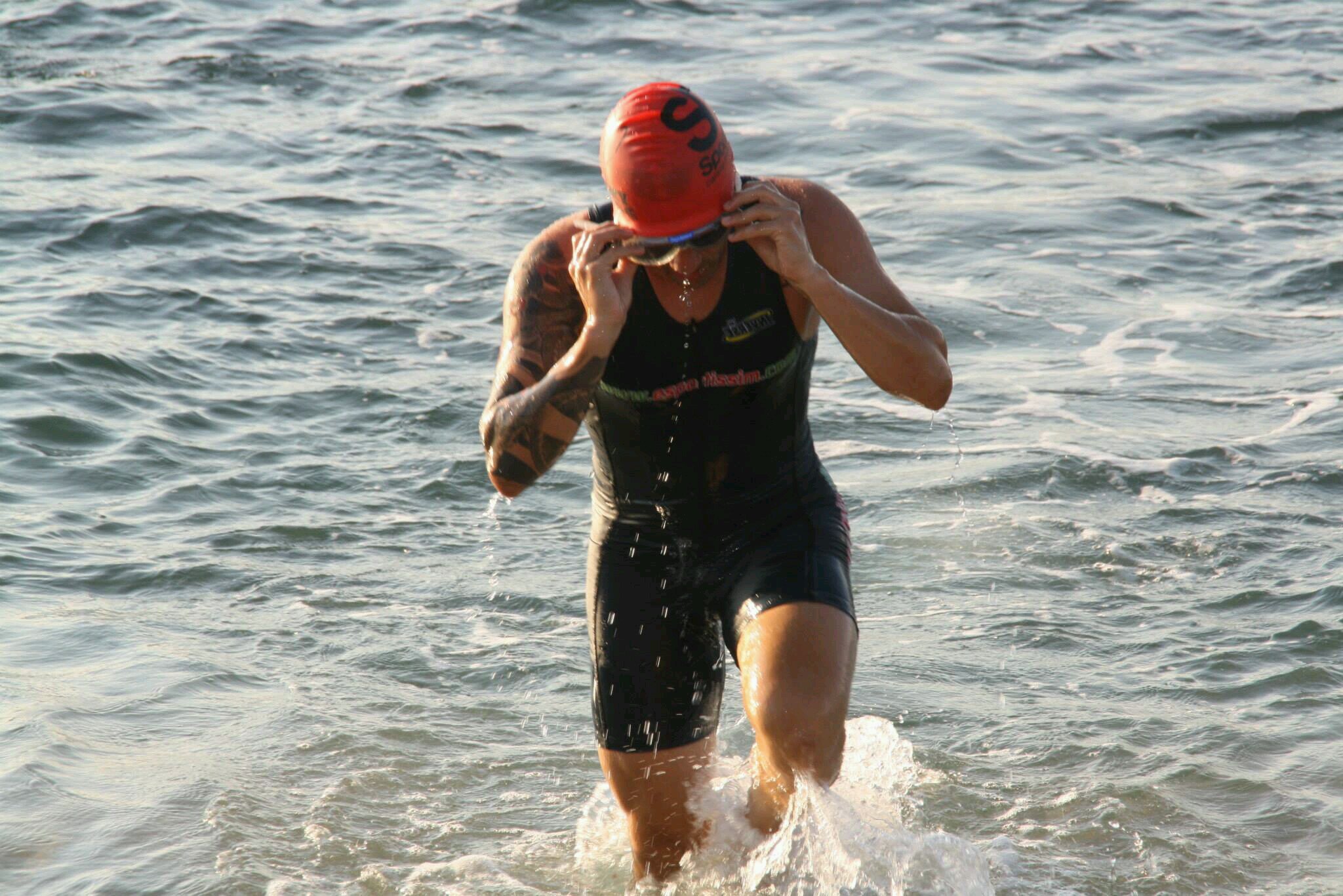 profesor d autoescuela y en transicion del futbol al triatlon....aunque quien nace cuadrado no puede morir redondo.....
  quemandoetapas.es