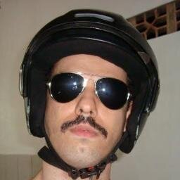 -Quando se percebe que tudo é uma piada, ser o Comediante é a única coisa que faz sentido.