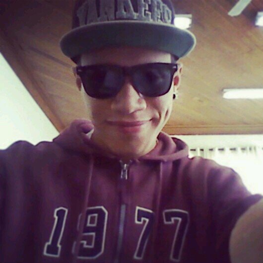 sla kra, se quiser conhecer so chamar, nao mordo as vezes *--*