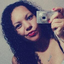 ñ tente me entender e muito mesnos me julgar! ñ sou perfeita e nem nasci para te AGRADAR *-*