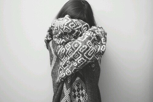 is she's happy? is she smiling? isn't she wonderful? no shes dieing inside and screaming but no one here's her.