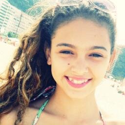 Sou filha do homem maior do mundo Jesus ,
sou muito Simpatica , meu sonho e esta no progama do rau gil mais Deus sabe de todas as coisas