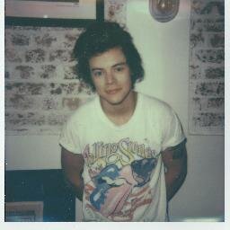 You got a free follow. Please follow my main account @bonjour_harry01. Stay amazing! :)x