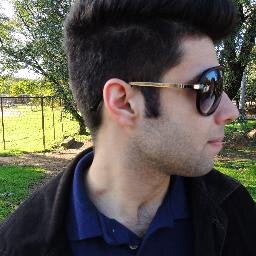 Vocalista da REIKÁ poeta maluco da @Biancaolsonbm http://t.co/6Ua7yUXgIL
