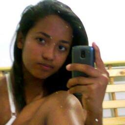 É fácil pedir desculpas, não doeu em você..                                             A dor muda qualquer um.