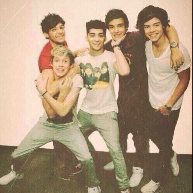 Directioners Unite! http://t.co/tD4hYiYW74 #TeamFollowBack