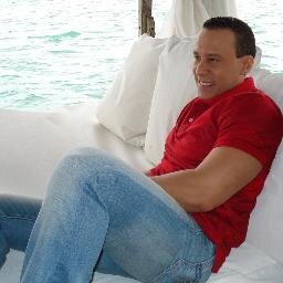 Productor y Conductor del programa @Facturandoehhh de 10:00 pm / 12:00am por Super Canal y Super Canal Caribe para EEUU.