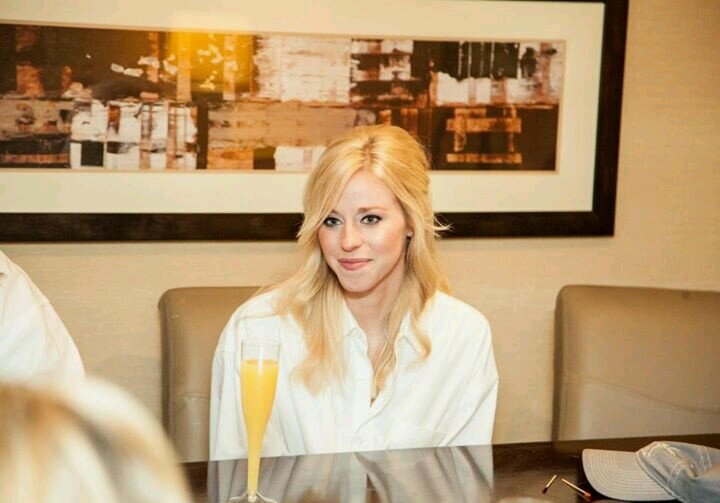 blonde hair. don't care.