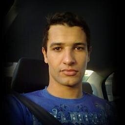 Sou uma pessoa como qualquer outra, porem, levo sempre comigo, um sorriso estampado no rosto :-)