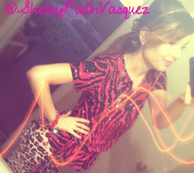 my instagram --- xminniexmouse #TeamFollowBack (': /17 years old/4'9/ #TeamMix / Animal print lover/ Rainbow lover/Glitter lover / Hello Kitty lover '