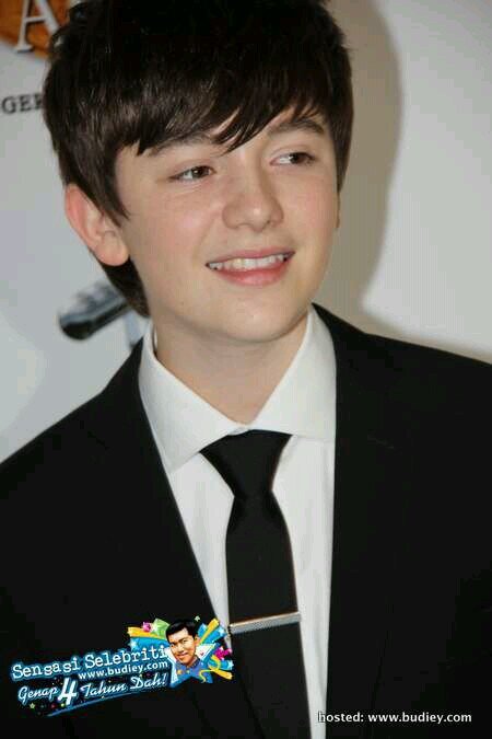 We are Enchancers from Indonesia .. We ♥ Greyson Chance to death Follow me @greysonchance