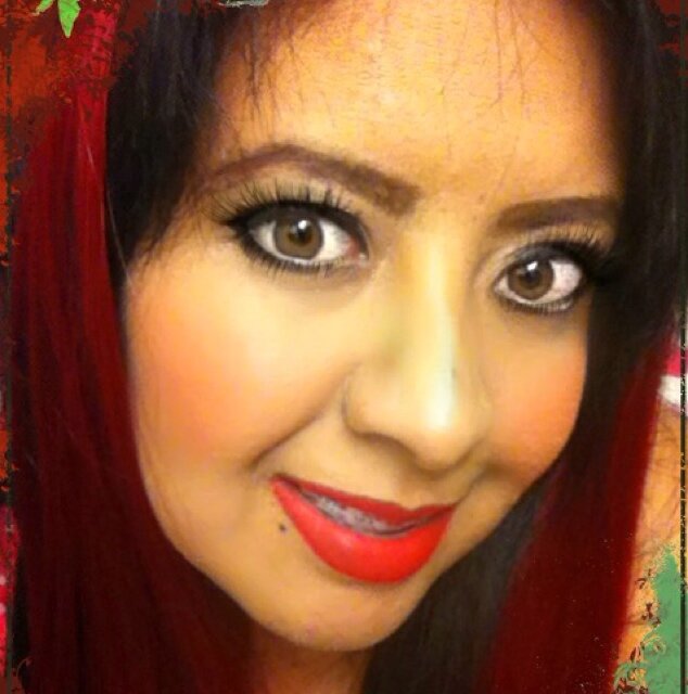 Makeup Artist: glamour & theatre, Singer, funny, social, poet, n outgoing. What more can u ask 4? Yay❕ #sexy #chicana #style #real
