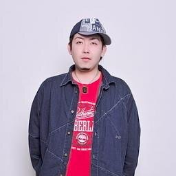 福岡でＥ.Ｍ.Ｏというバンドでﾄﾞﾗﾏｰしてます!音楽やらお笑いやら麻雀やらバスケ.野球など何か絡めそうなモノあればよろしくお願いします。基本…適当でアホな男です!まずは曲を聴いてください！