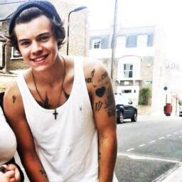 ¡NO SIGAS ESTA CUENTA!, es un free follow, sigueme en @loubemyangel y en @ourleeroy, pide follow back.