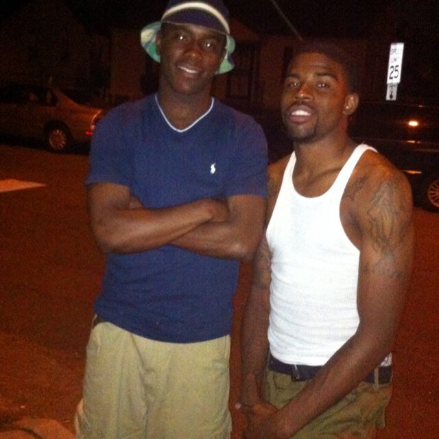 Free my Nigga Rell im out here grinding on this court because #IDoItForRell I #GottaMakeIt.....@nicolezina aint gotta worry bout nun OML!!