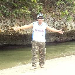 be yourself, do not be someone else. . 
^_^