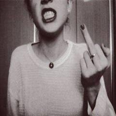 Rap. Mejor con música que mal acompañada. La distancia no nos separa, nos une más.  Don't Judge Me.