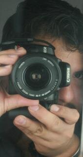 Activista Social, cultural y político, apasionado de la belleza femenina, fotógrafo fashion y de productos.