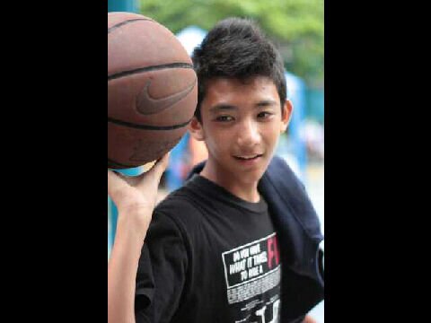 tirtananda_'s profile picture. basketball 22 | follback?? mention:)