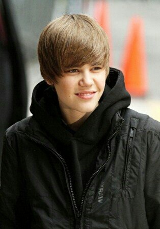 u smile i smile, justin my love and my everything. yes i'm belieber