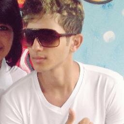 ★ Vocalista e Guitarrista 
[OFICIAL] LEU FREITAS!