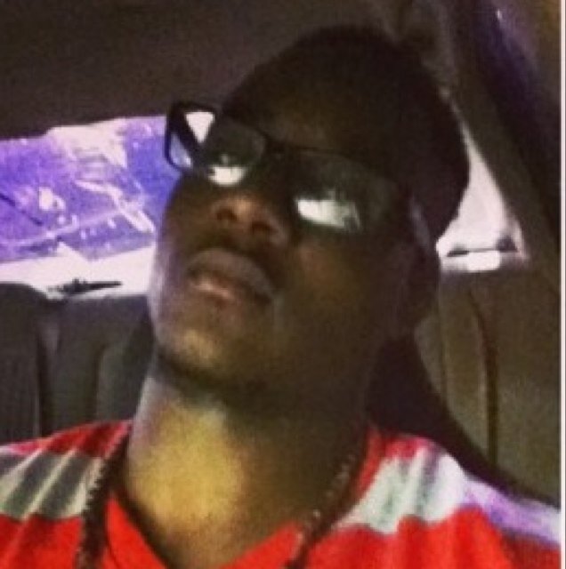 A yung nigca wid dreams...tryna make a gift out of a curse! #S.E.B. #polo #ICC #SHSgrad'12 #TSU 16
 #90'sbaby