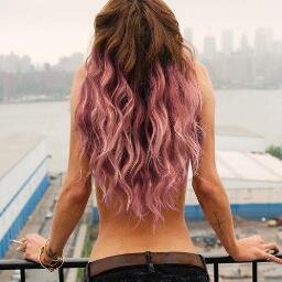 Aqui encontraras todo tipo de moda, ya sea sobre el cabello, ropa zapatos... DE TODO! Espero que os guste!