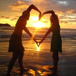 Voor de leukste en orgineelste liefdes tweets ~ Follow, Retweet & Comment! ~ Live, Love and Laugh ~ ❤ op naar de 1500 ! ❤~ Sinds 03-09-13 16:43