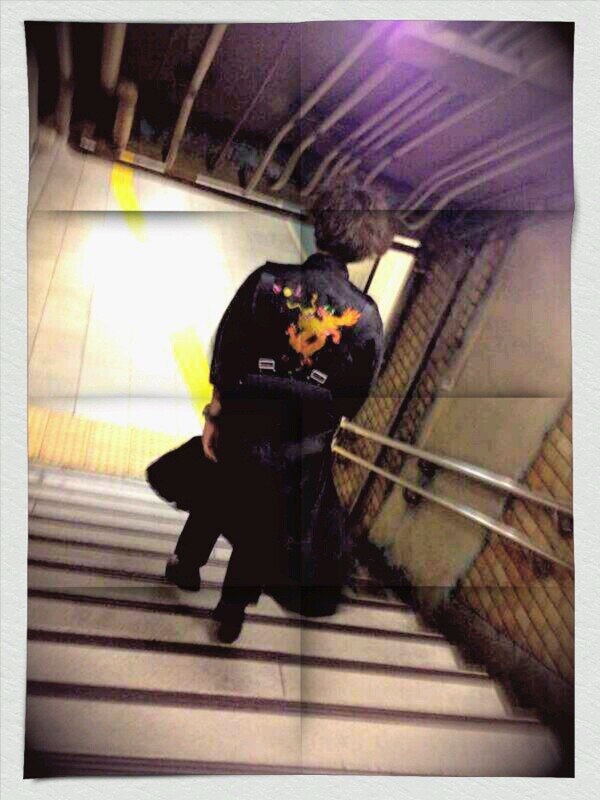 黒い服が好きな変人。 https://t.co/UxhJNiNMqP