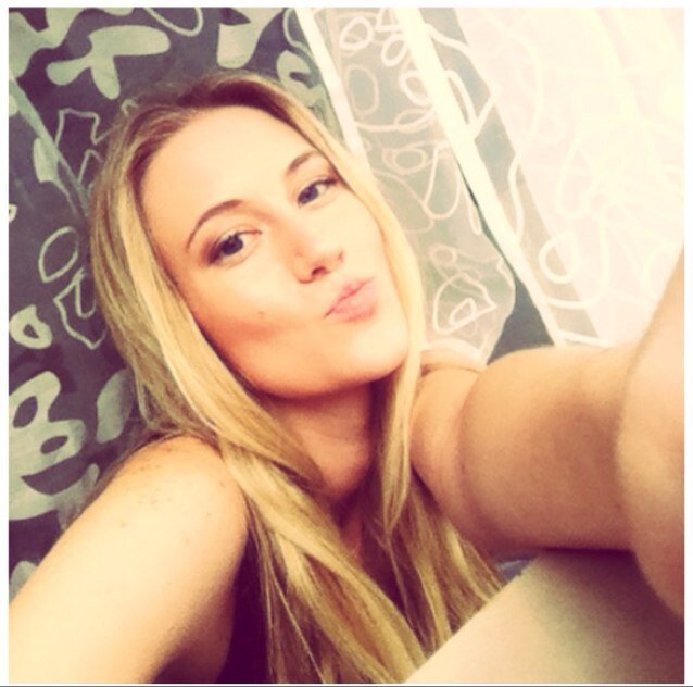 _Tinchy_'s profile picture. Soon to be lawyer, fond of eu, eu politics and international law. Addicted to nutella, fashion, pilates, dogs, foreign languages, my family n travelling.