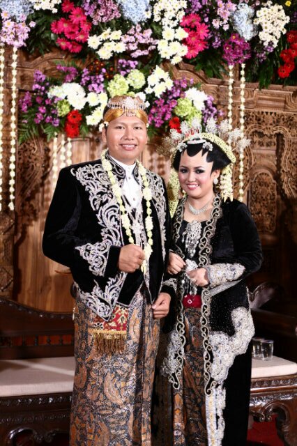 dreamer, backpacker traveler, banker, future business woman, happy wife since June 1st 2013..and a proud mother since July 1st 2014..
