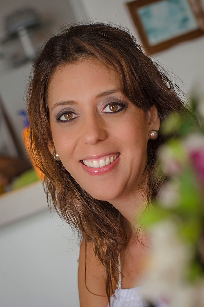 Soy mujer luchadora, esposa, madre, mercadologa, mi lucha de cada dia es tratar de ser una mejor persona, soy católica, amo la vida y me apasiona leer.