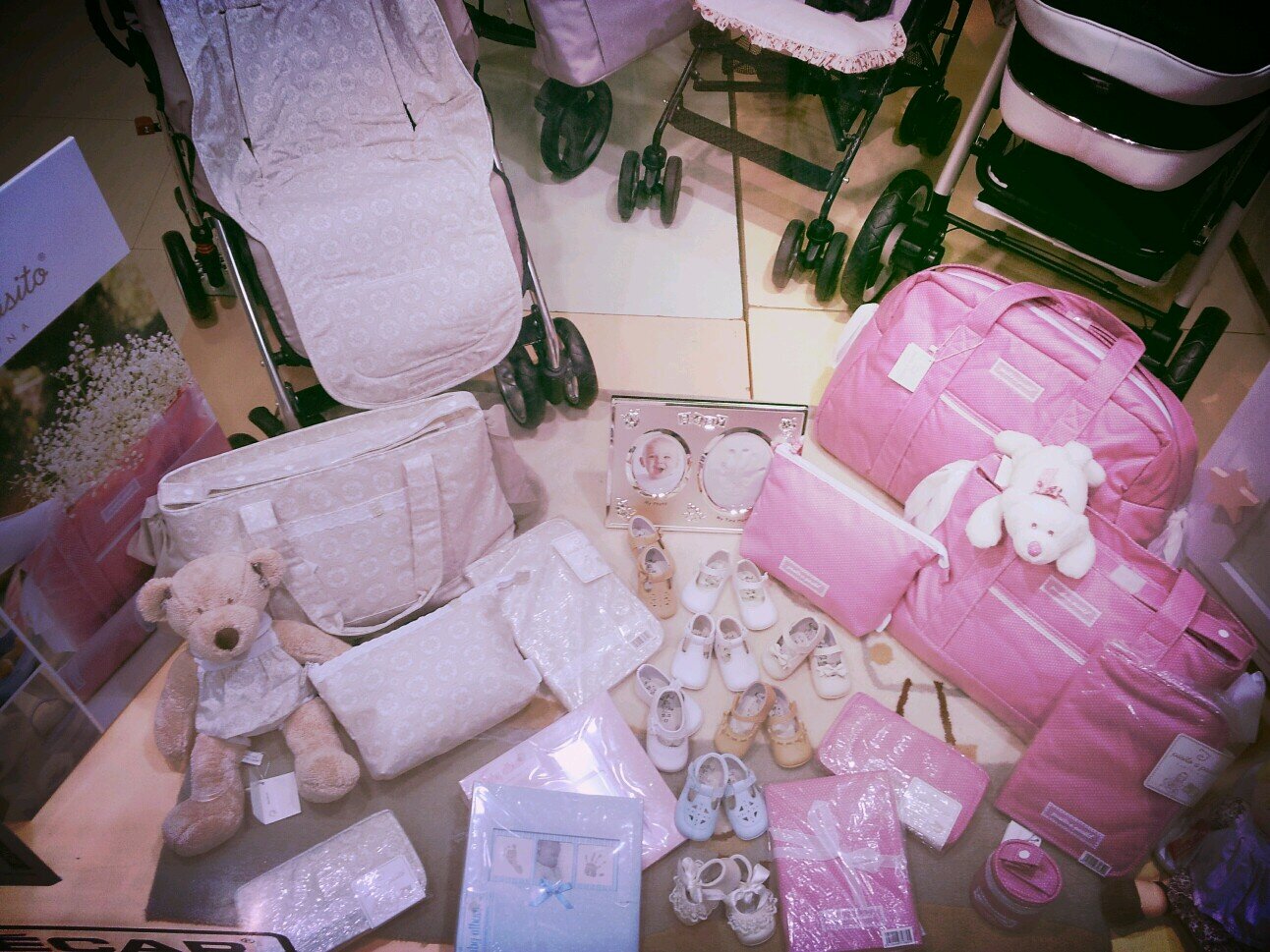 Tienda especializada en Puericultura, situada en Dos Hermanas con más de 30 años de experiencia en el sector.Te ofrecemos asesoramiento personalizado.