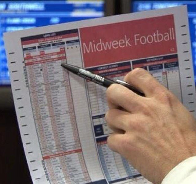 The aim is to beat the bookies and turn £10 into £1000