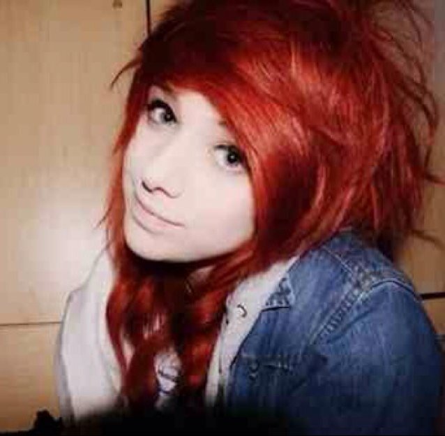 ✌I like lots of bands and stuff and starbucks is my home ✌