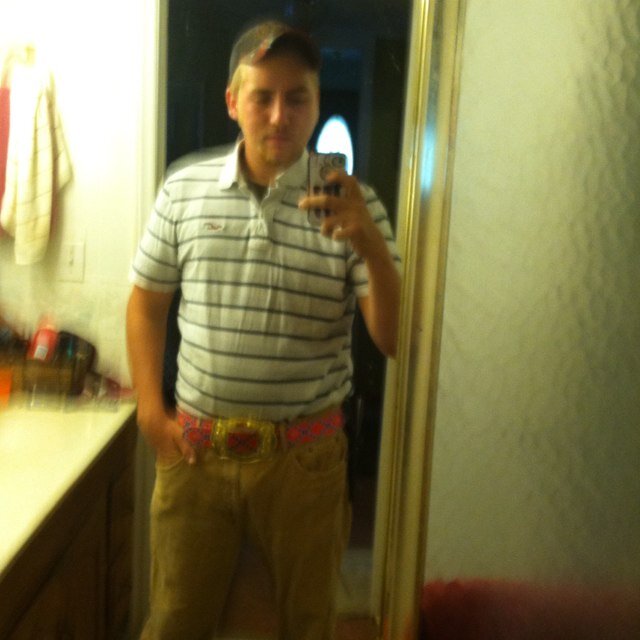 im Donnie im a country boy i love Giting dirty and i live on a farm