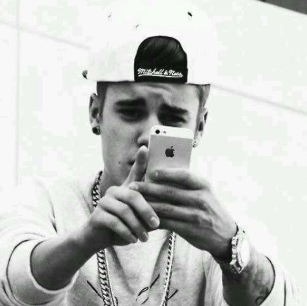 Nαo importα o quє єu diigα, Vocє irα vαlorizαr pєlo quє vê, julgαr pєlo quє ouviu e opinαr pєlo quє conhєcєu (!) I love @Justinbieber ♡