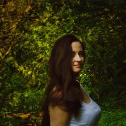 Обожаю фотографировать, люблю всё красивое, коллекционирую эмоции