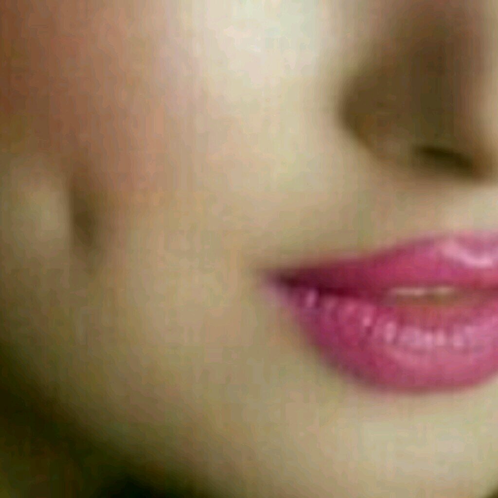 فرحھ . . سعآدھ . . بسمھ . . عآفيھ
   يَ جعلھـآ عني و عنكم مَ : تغيب ♡ ♡ ..3