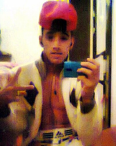 Flamenguista & Americano . Amo Esportes . Fiz 5 Artes Marciais #Solteiro' .. && Só ;) .. #ASK : http://t.co/dCQu2k42Yt . #FB: https://t.co/MjuupSJxXc