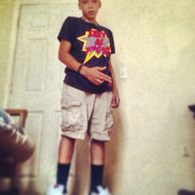 Im 13 , my birthdays August 27th I smoke weed so loud you can hear it Follow me on IG @that_kid_cin Follow my new twitter @Young_Reefer